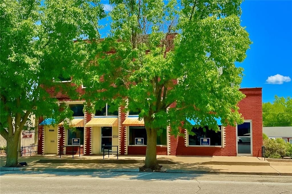 1817 N Main Street, Higginsville, MO