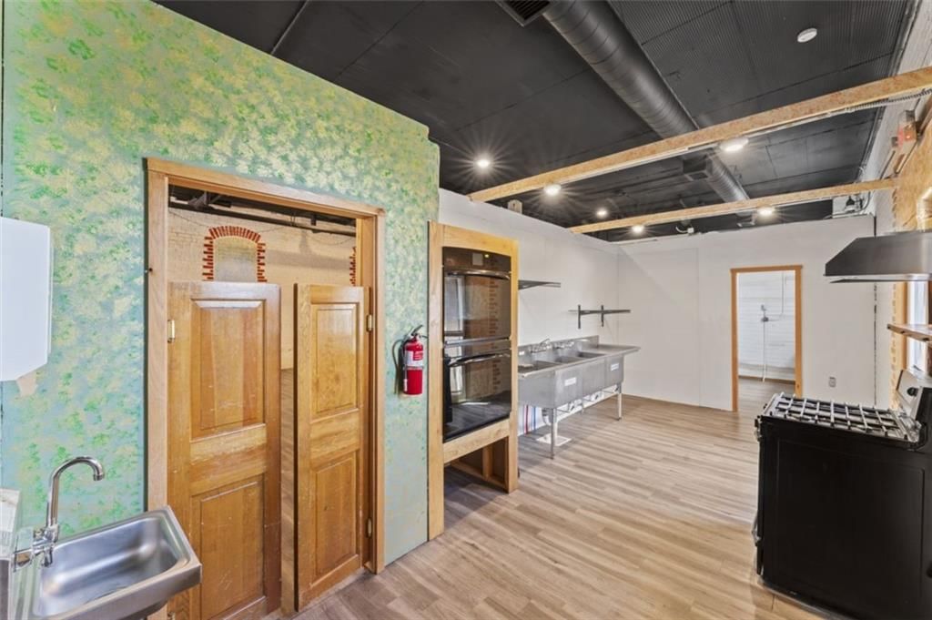 1817 N Main Street — photo 17