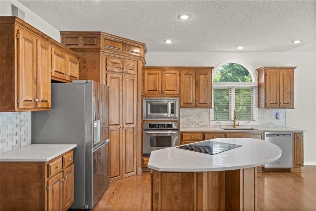 Photo 12 of 32 - 22013 W 56th Street