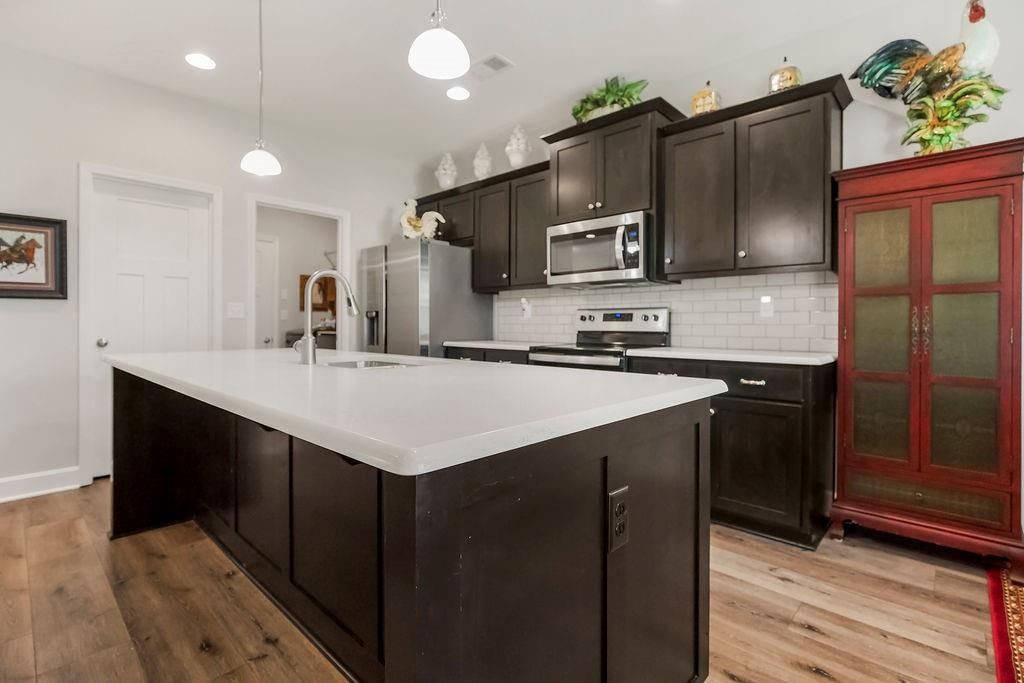 Photo 7 of 19 - 2214 SW 9th Street