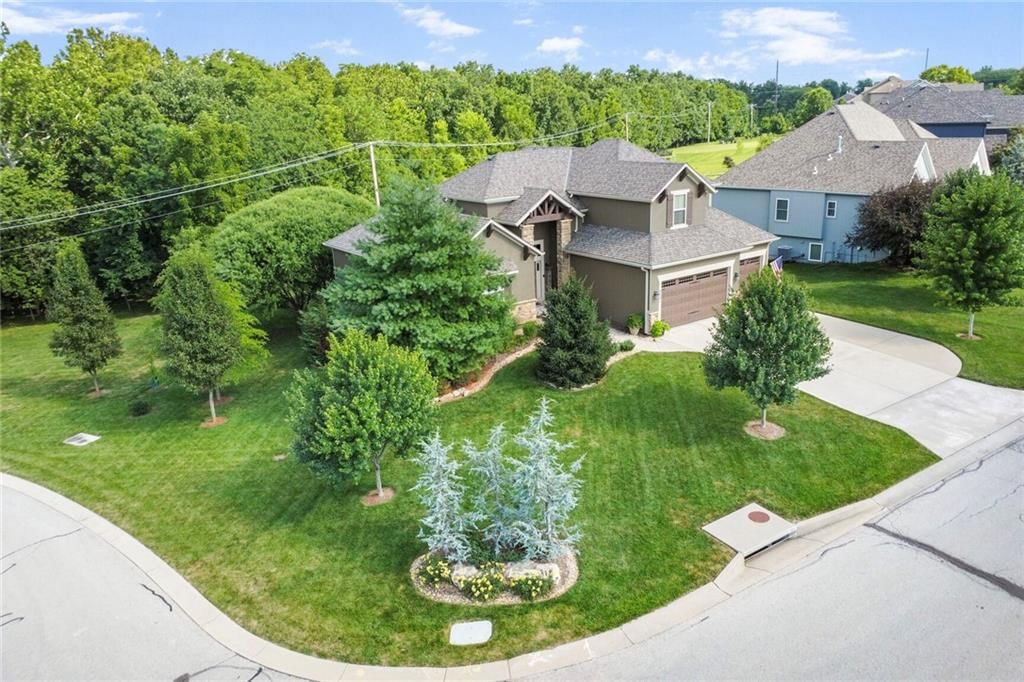 Photo 2 of 44 - 4521 LAKECREST Drive