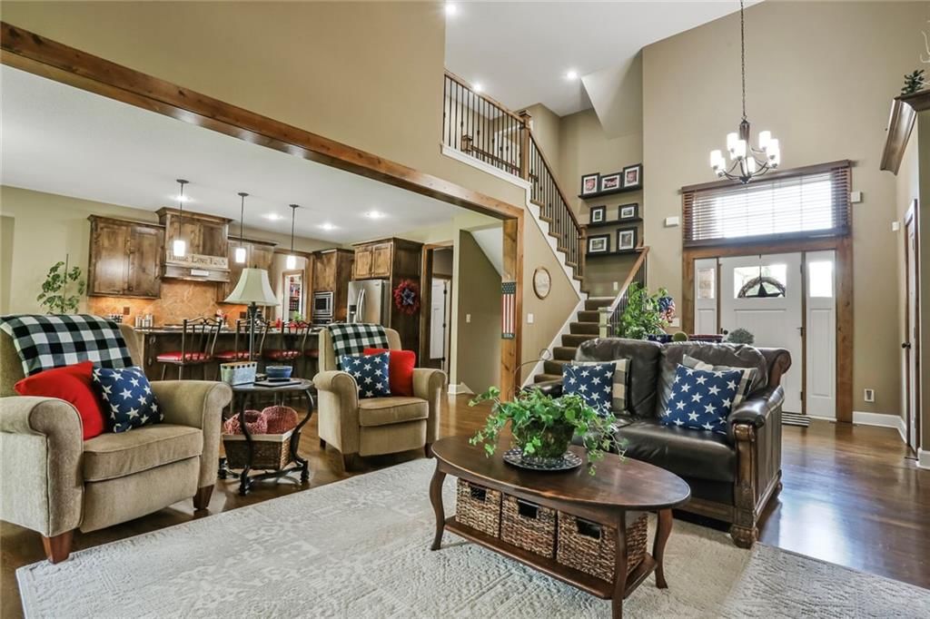 Photo 6 of 44 - 4521 LAKECREST Drive
