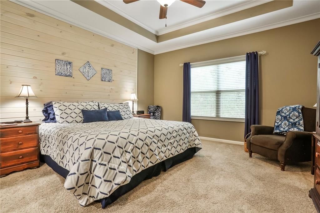 Photo 12 of 44 - 4521 LAKECREST Drive