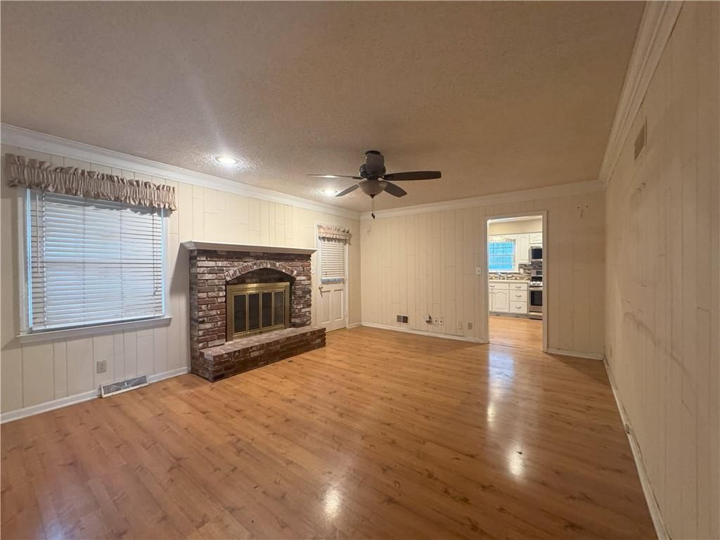 9818 Melrose Street — photo 2