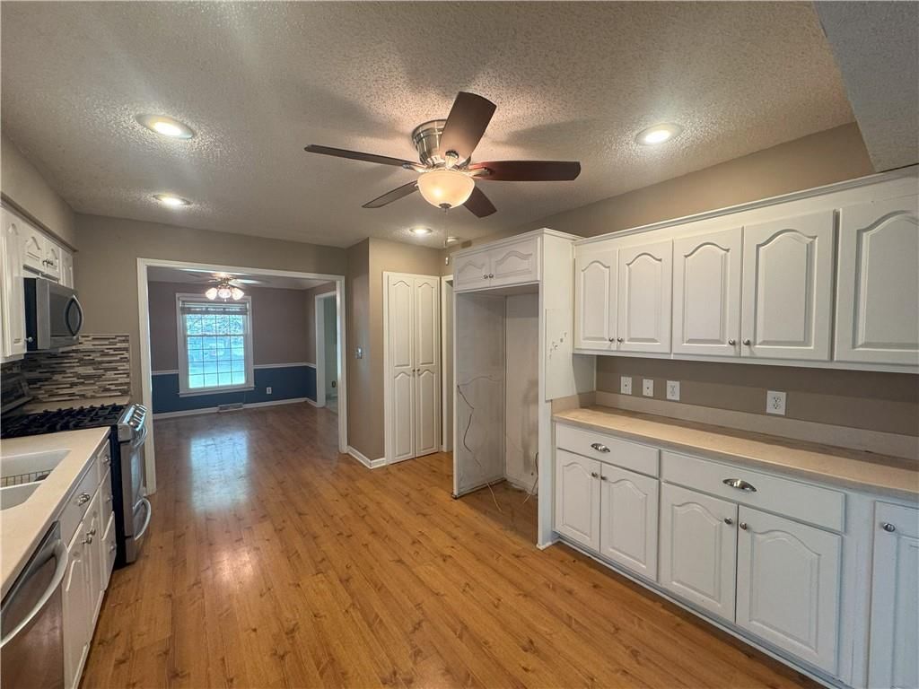 9818 Melrose Street — photo 7