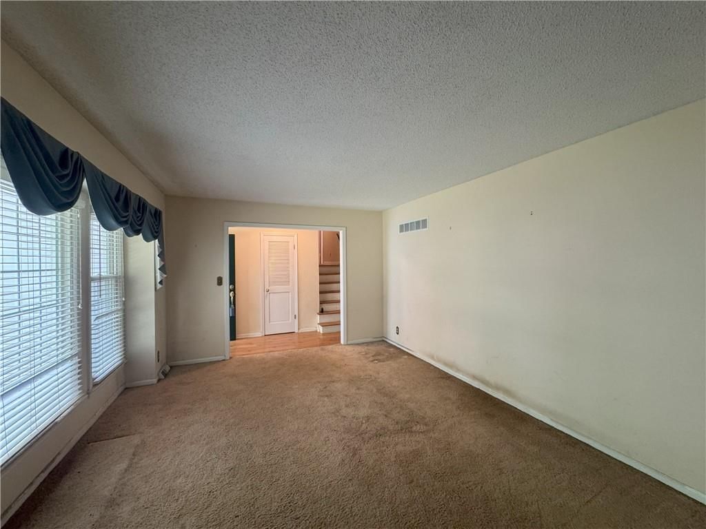 9818 Melrose Street — photo 9