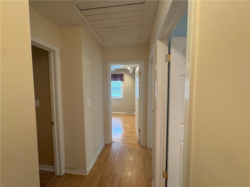 9818 Melrose Street — photo 10