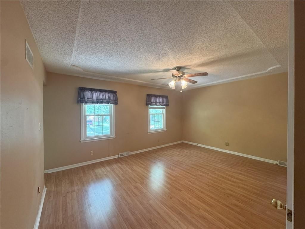 9818 Melrose Street — photo 13
