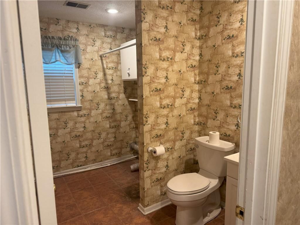 9818 Melrose Street — photo 17