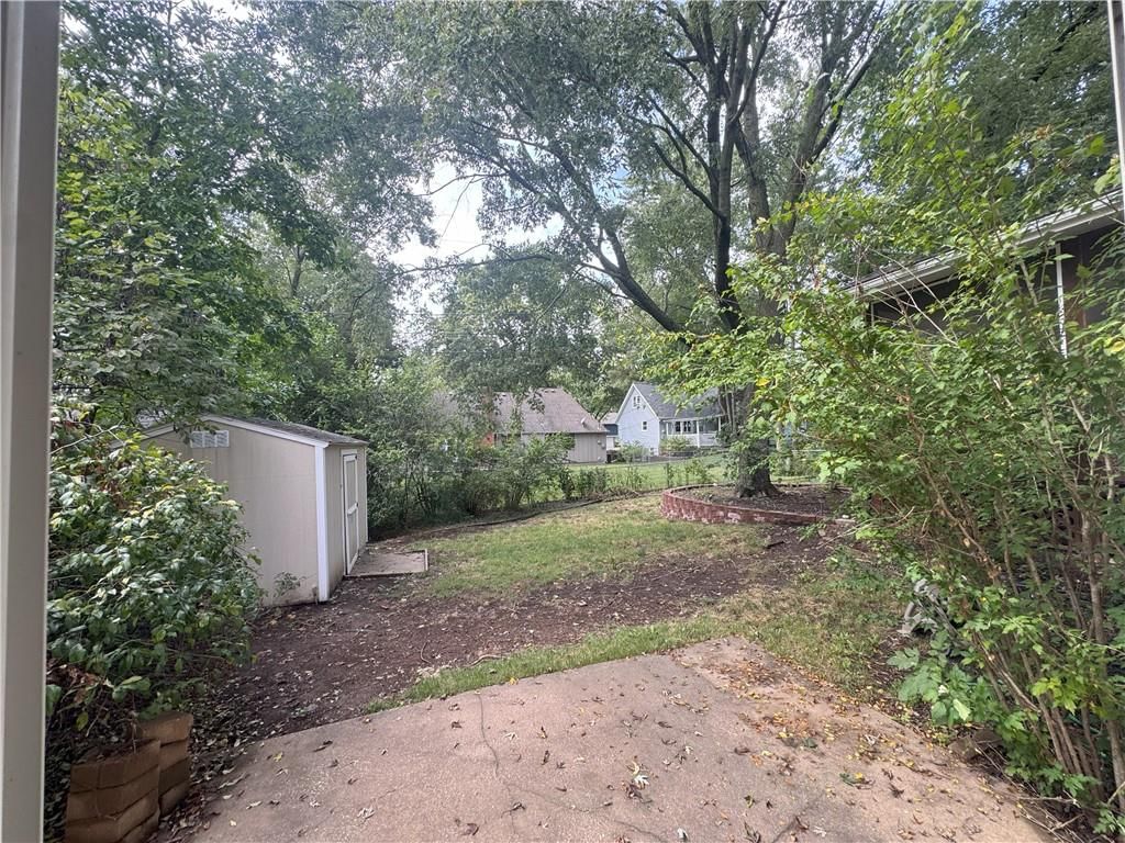 9818 Melrose Street — photo 25