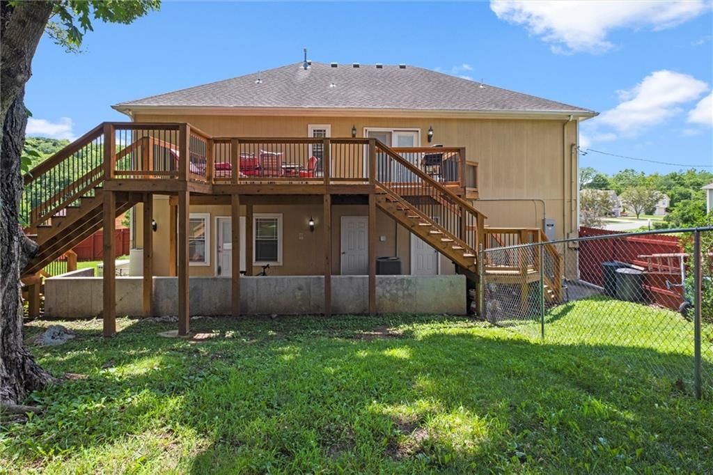 2248 Vilas Street — photo 31