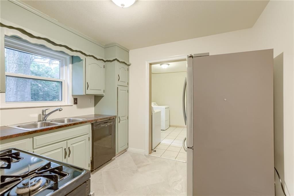 Photo 18 of 29 - 7566 Norwood Street