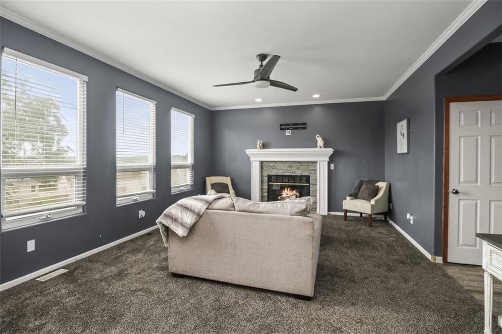 Photo 6 of 39 - 616 SW Shorthorn Drive