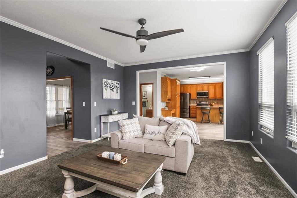 Photo 7 of 39 - 616 SW Shorthorn Drive