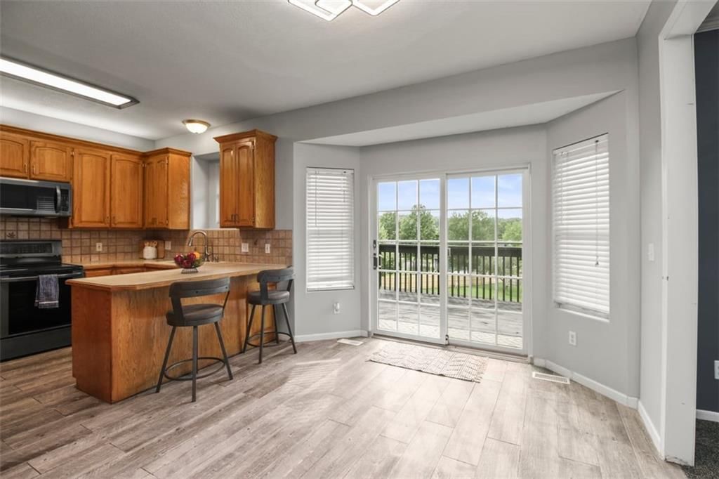 Photo 8 of 39 - 616 SW Shorthorn Drive