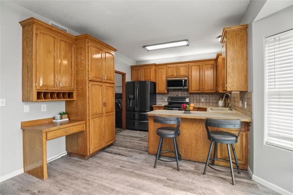 Photo 9 of 39 - 616 SW Shorthorn Drive