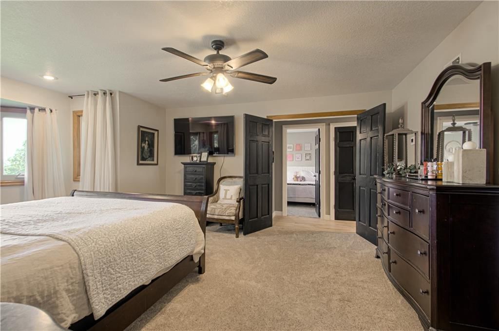 Photo 16 of 39 - 16618 NE 113th Street