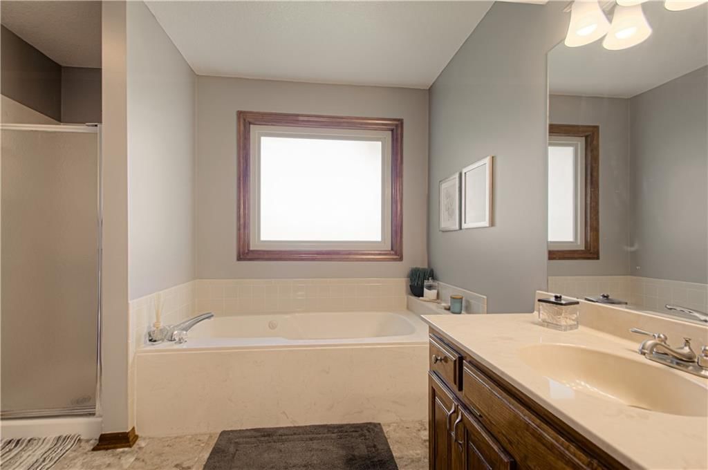 Photo 18 of 39 - 16618 NE 113th Street