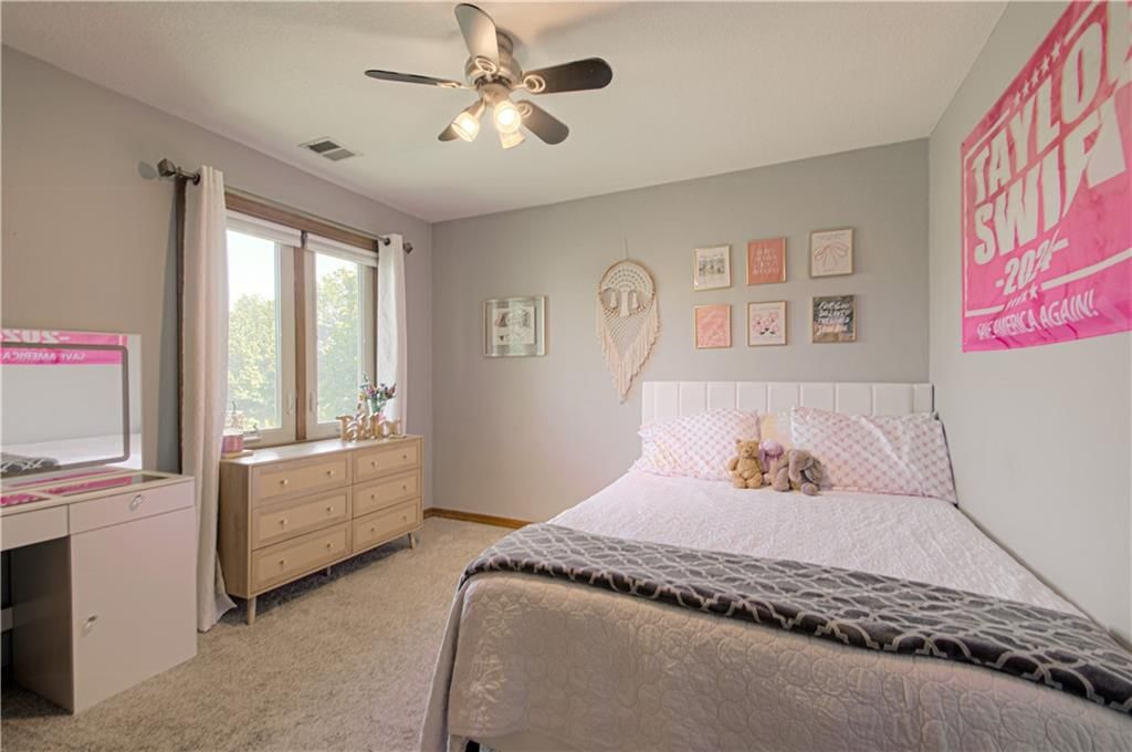 Photo 20 of 39 - 16618 NE 113th Street