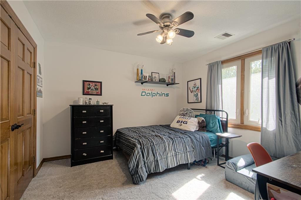 Photo 21 of 39 - 16618 NE 113th Street