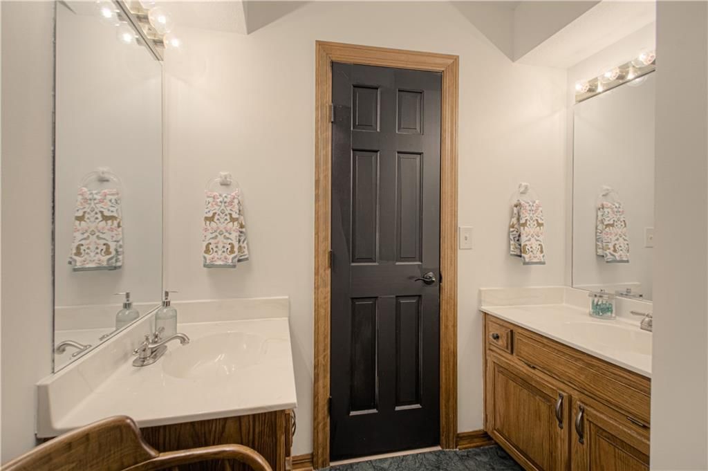 Photo 25 of 39 - 16618 NE 113th Street