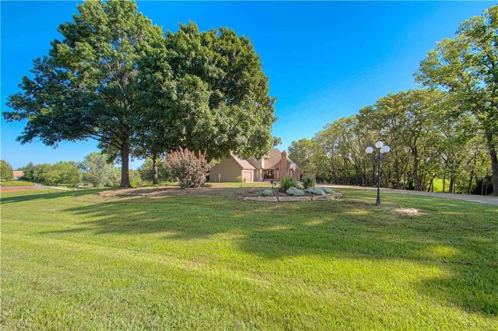 Photo 36 of 39 - 16618 NE 113th Street