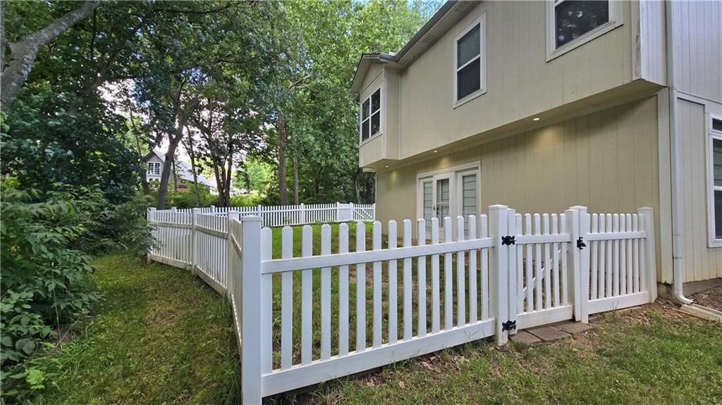 Photo 6 of 42 - 16810 NE 170th Terrace