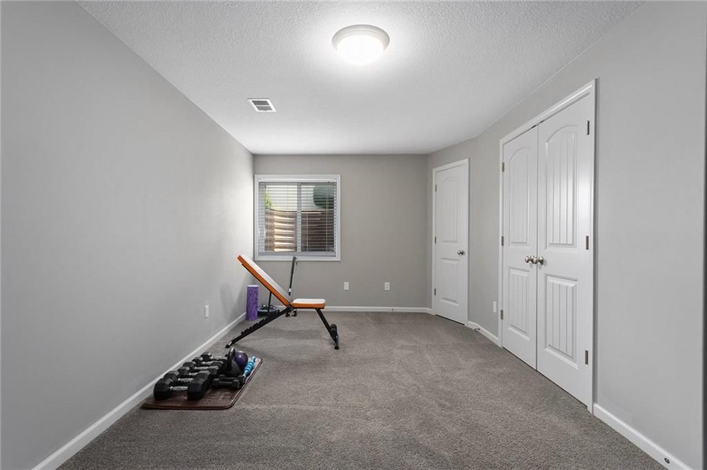 9008 N MERSINGTON Avenue — photo 35