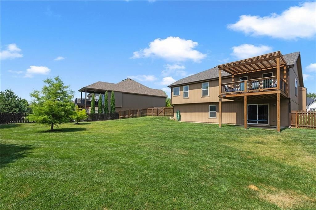 9008 N MERSINGTON Avenue — photo 39