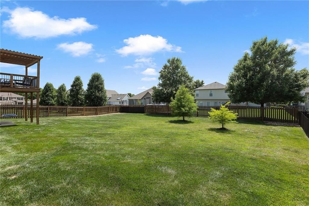 9008 N MERSINGTON Avenue — photo 40