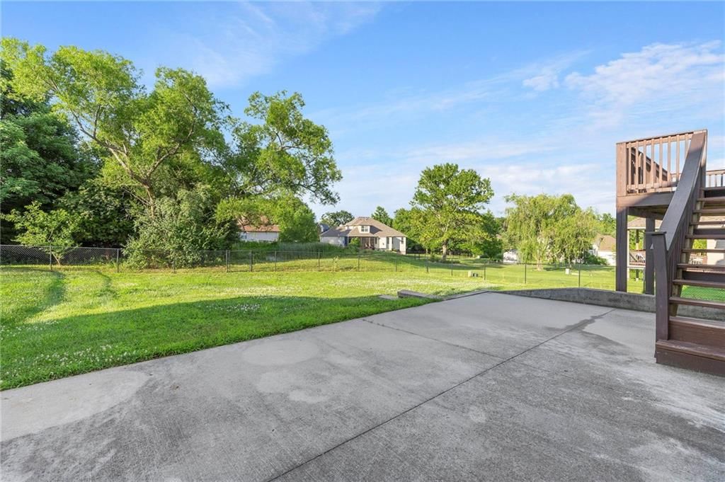 1405 Nottingham Drive — photo 31
