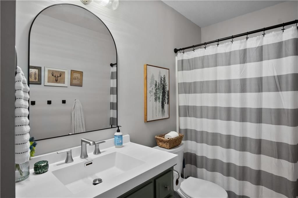 Photo 32 of 42 - 303 Shoreview Drive
