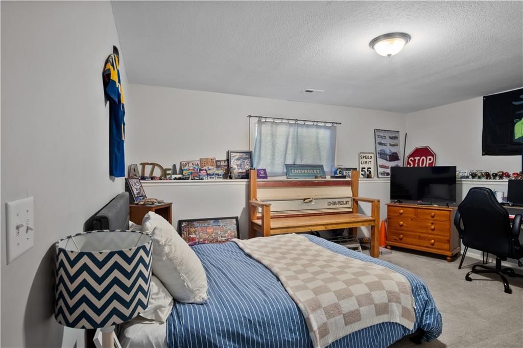 Photo 34 of 42 - 303 Shoreview Drive