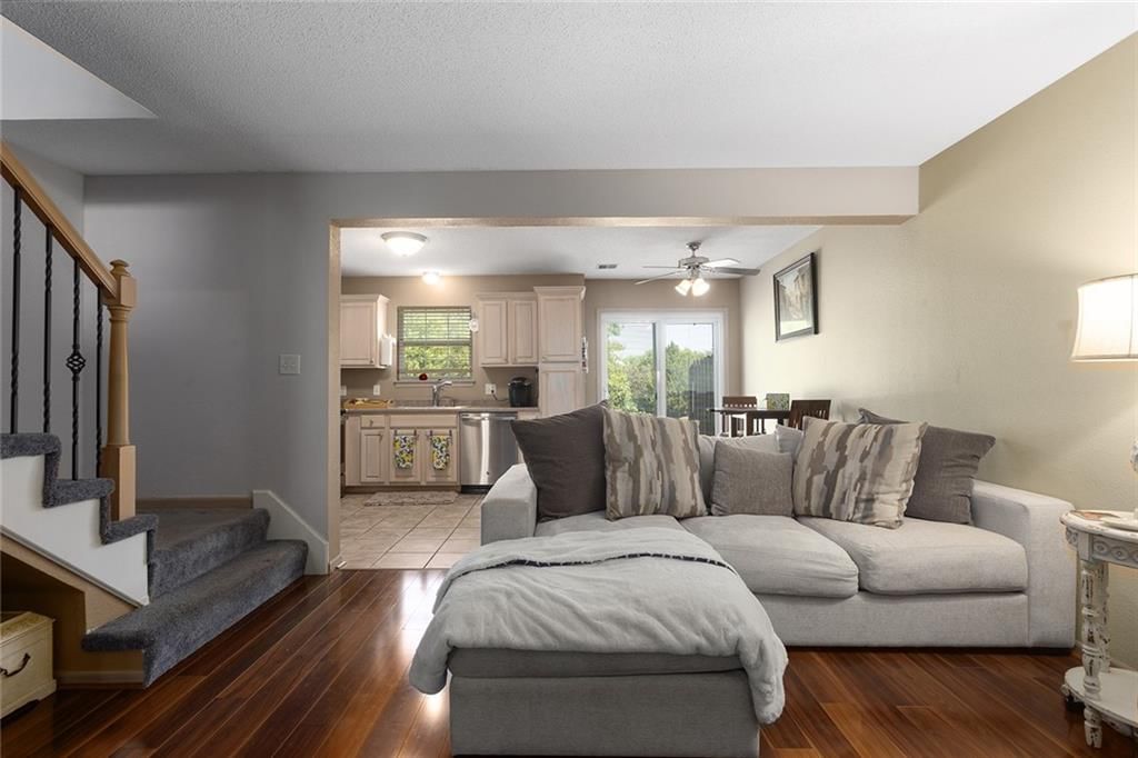 1347 NW Hidden Ridge Circle — photo 9