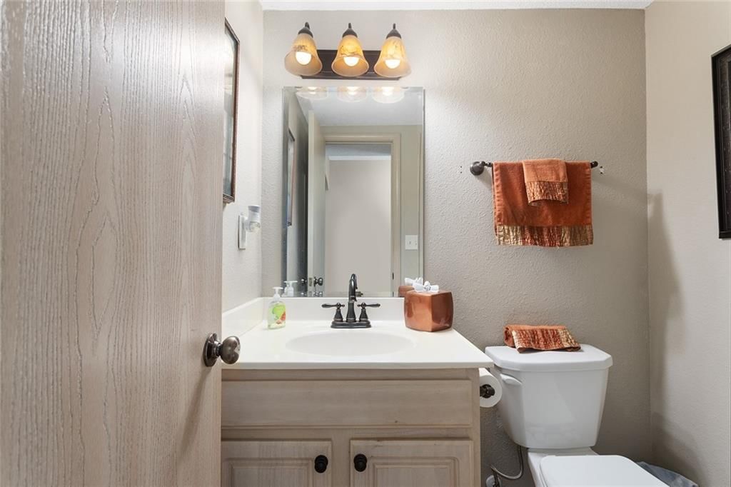 1347 NW Hidden Ridge Circle — photo 12