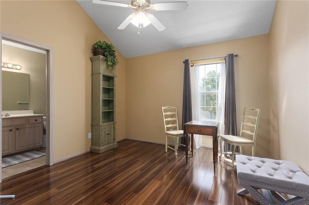 1347 NW Hidden Ridge Circle — photo 17