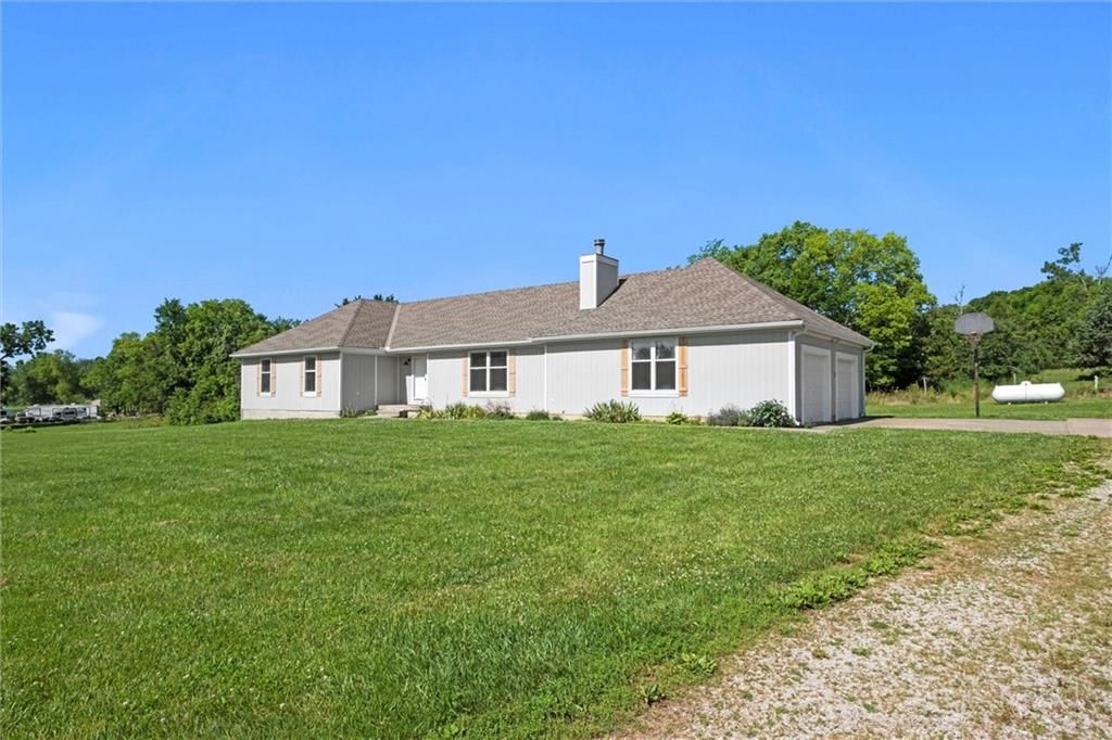 23404 Waverly Road — photo 3