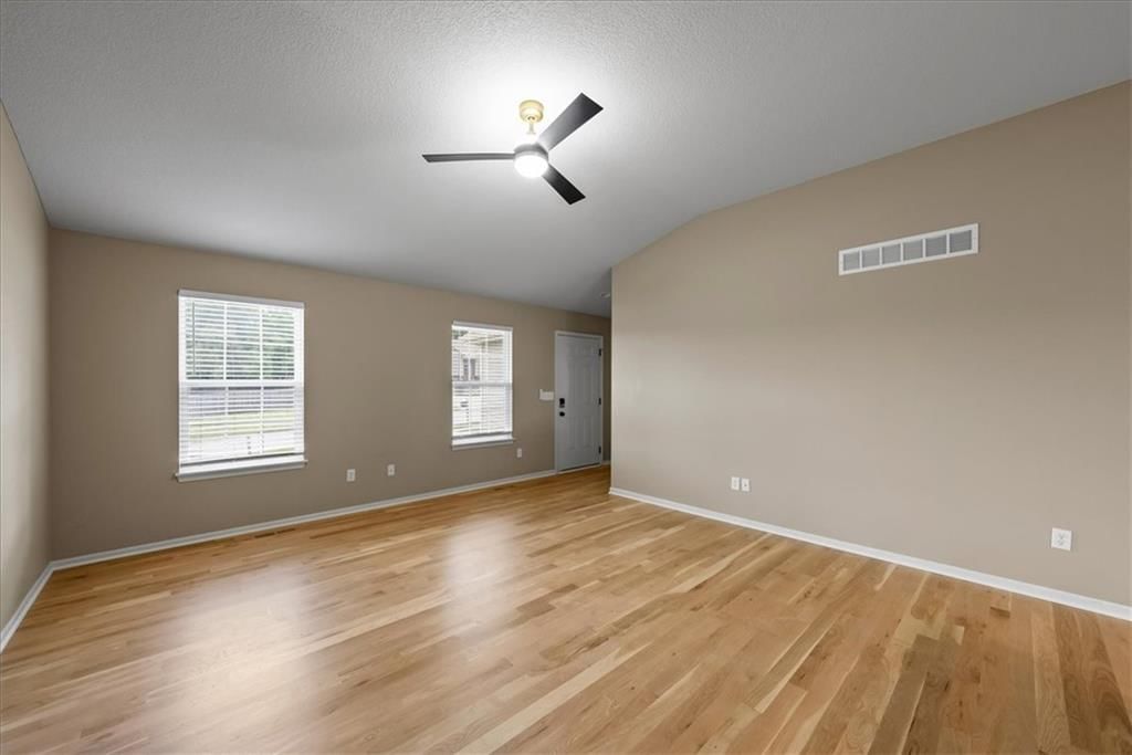 505 Logan Avenue — photo 9