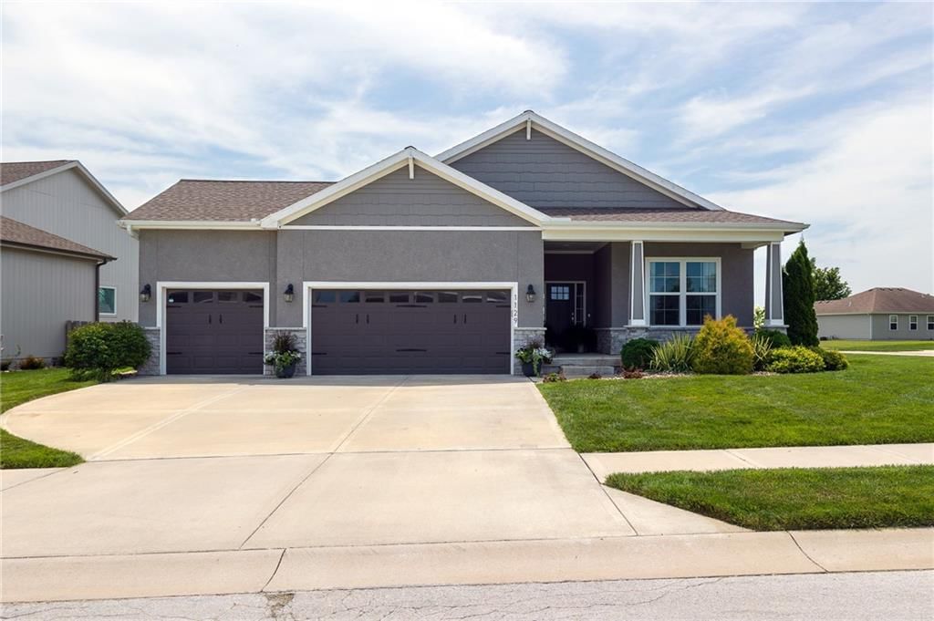1129 SW Cheshire Drive — photo 2