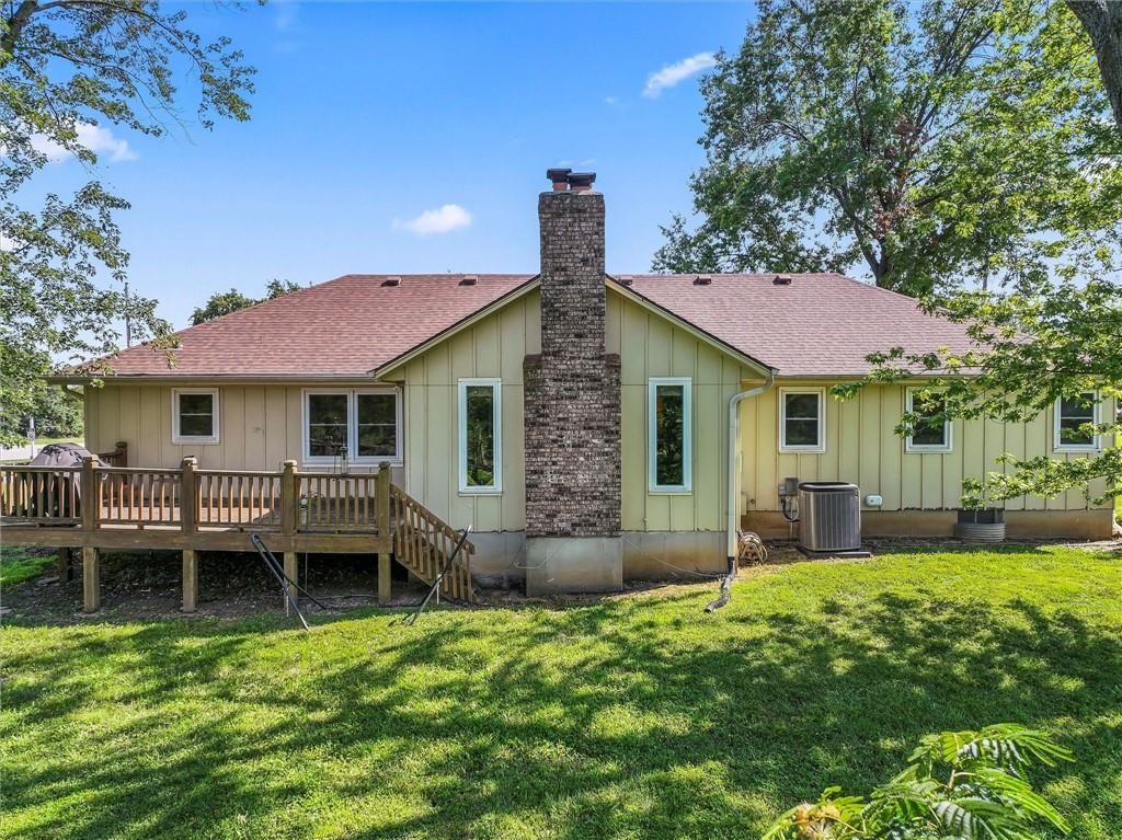 21910 W 73rd Terrace — photo 31