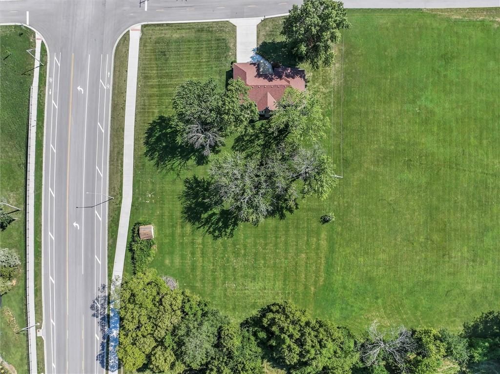 21910 W 73rd Terrace — photo 34