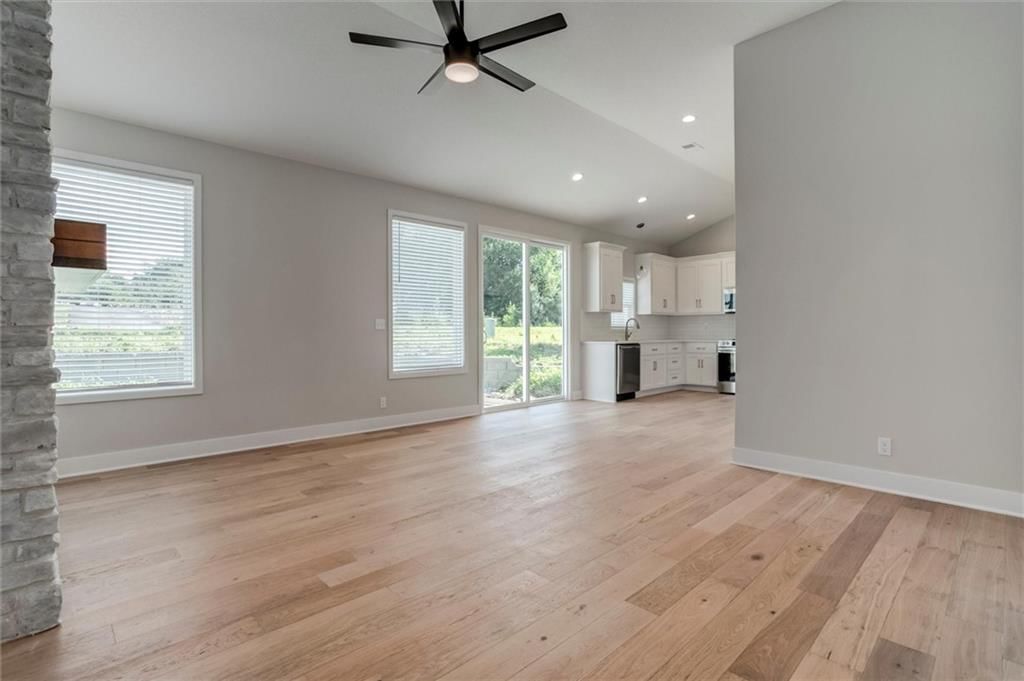 128 S 16th Terrace — photo 5