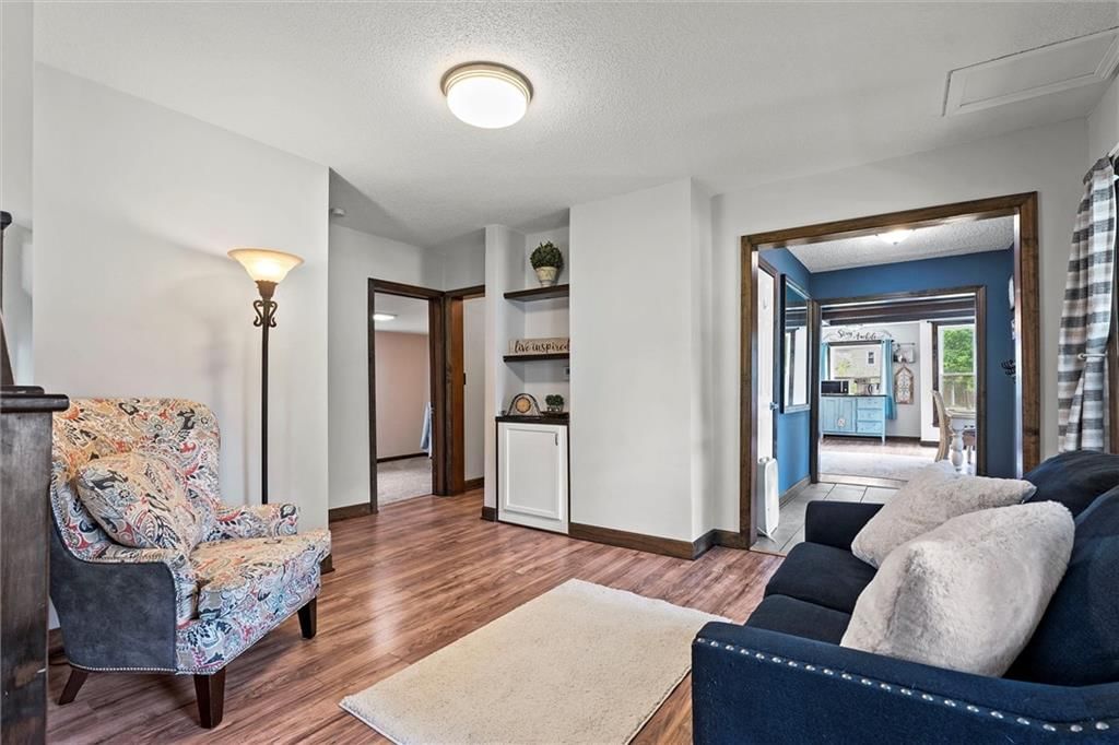 Photo 5 of 33 - 314 E Nichols Street
