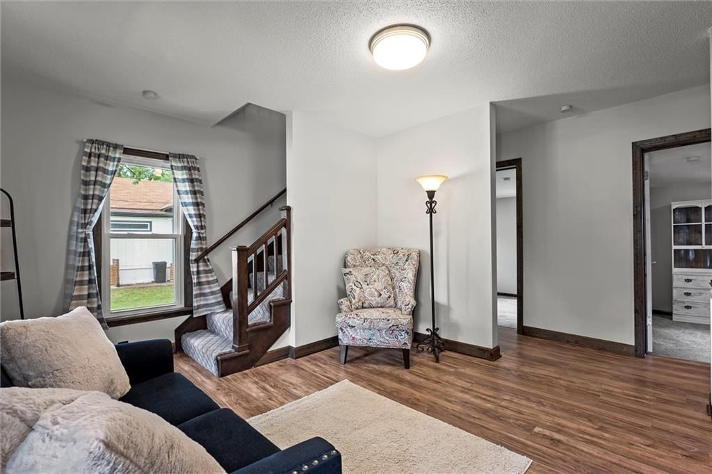 Photo 6 of 33 - 314 E Nichols Street