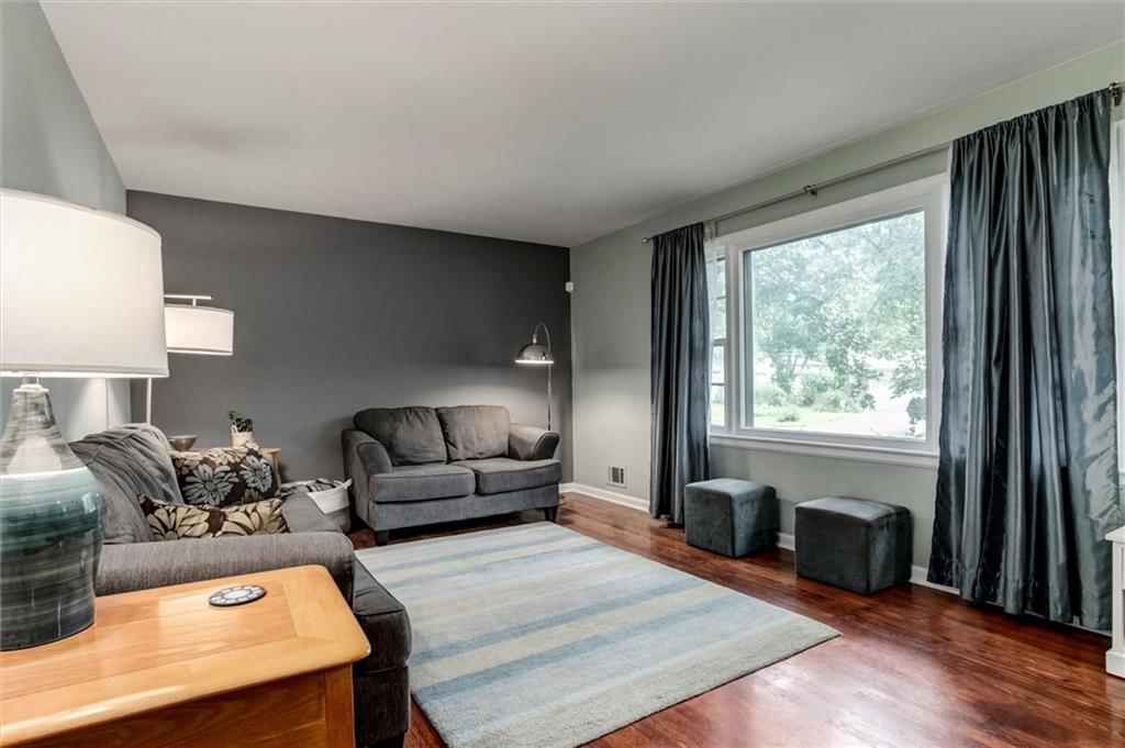 Photo 6 of 32 - 7918 Overton Drive