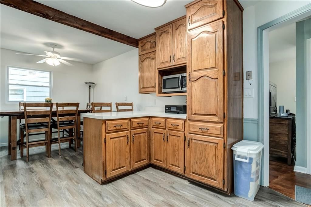 Photo 10 of 32 - 7918 Overton Drive