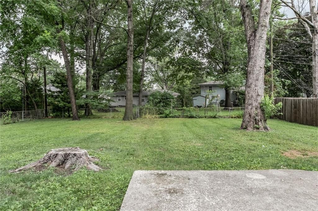 Photo 22 of 32 - 7918 Overton Drive