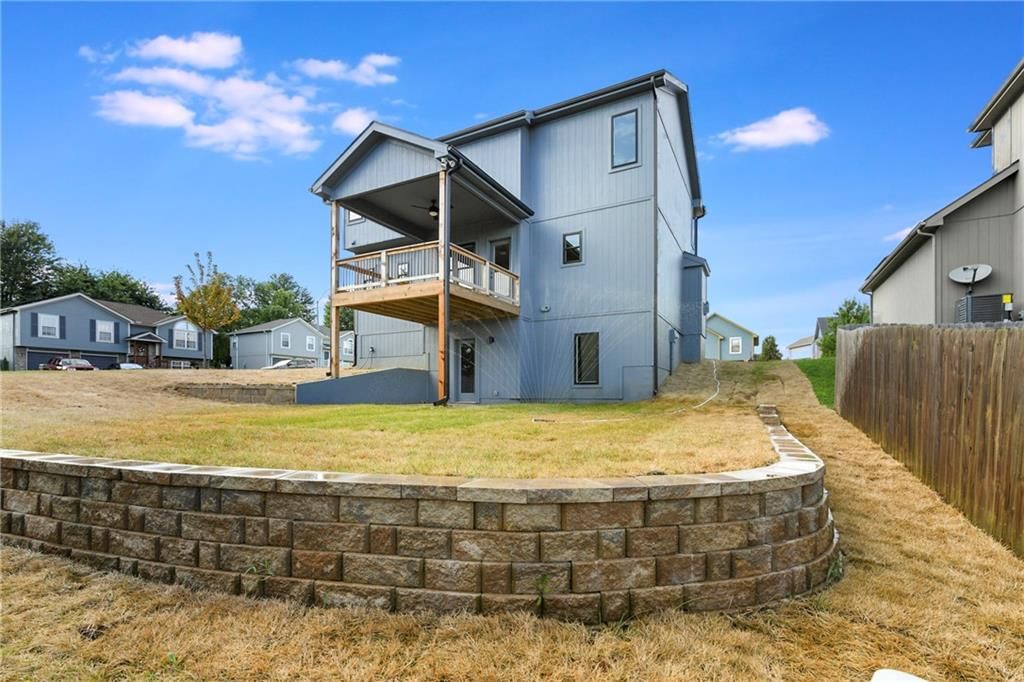1515 NW Whispering Court — photo 3