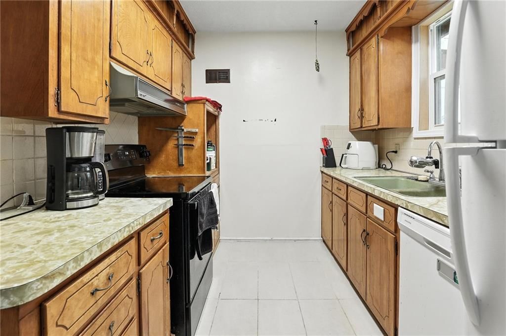 Photo 11 of 33 - 6404 Richmond Avenue