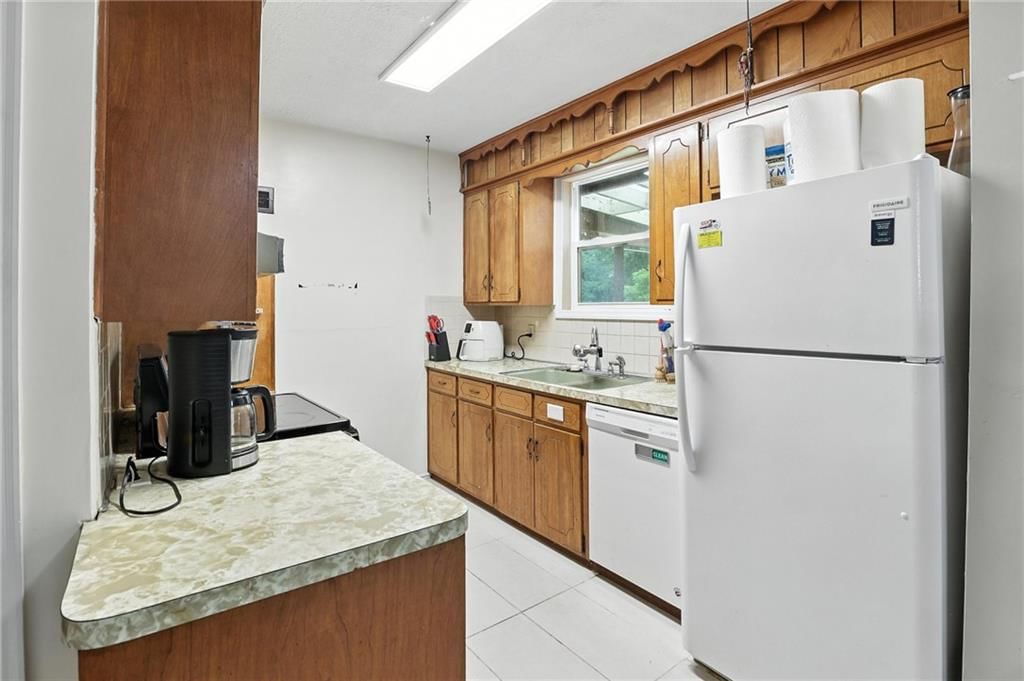 Photo 12 of 33 - 6404 Richmond Avenue